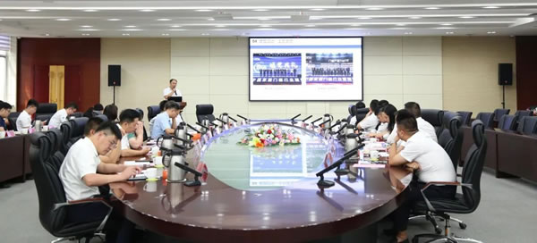 欧亚达家居董事长兼总裁徐建刚一行莅临易欧思参观交流